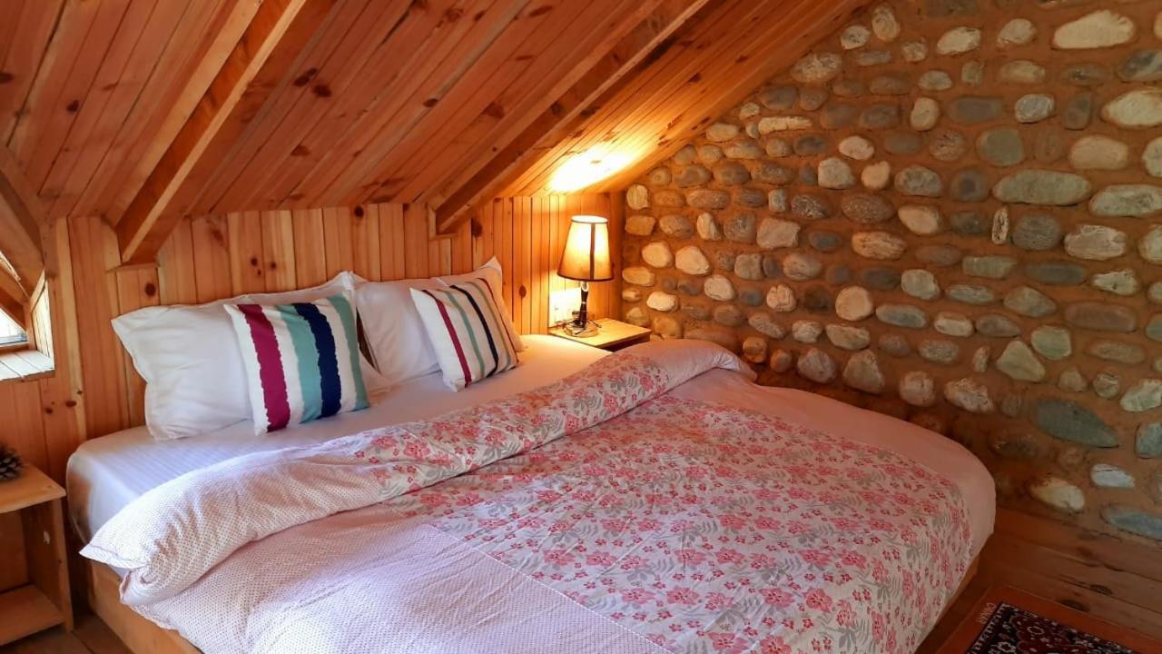 Ishan Log Huts-A Boutique Home Stay Banjār Dış mekan fotoğraf