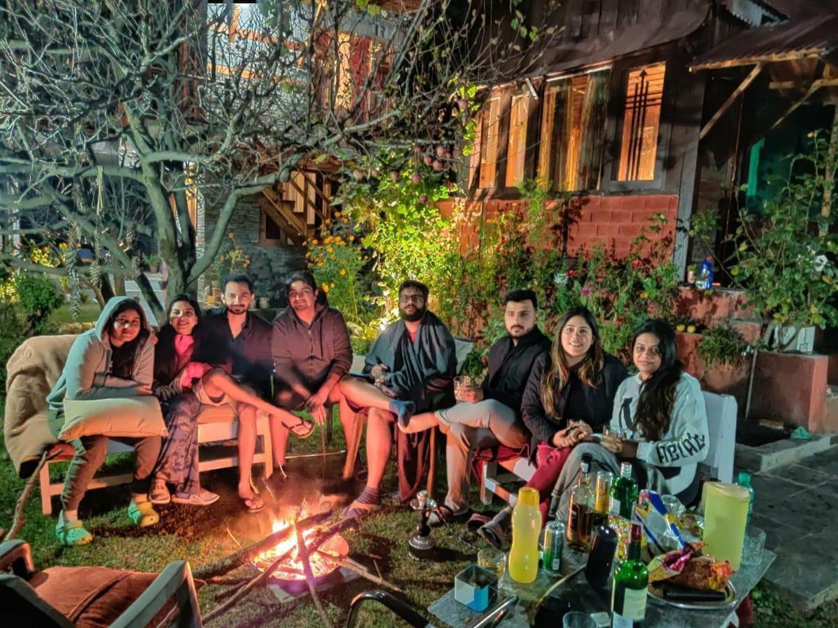 Ishan Log Huts-A Boutique Home Stay Banjār Dış mekan fotoğraf