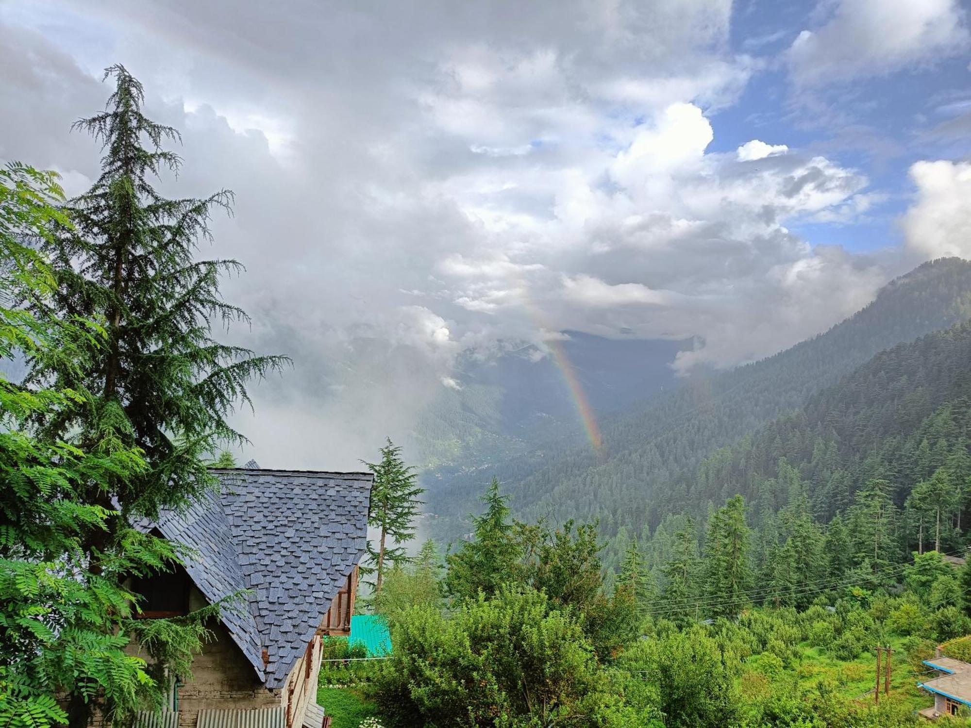 Ishan Log Huts-A Boutique Home Stay Banjār Dış mekan fotoğraf