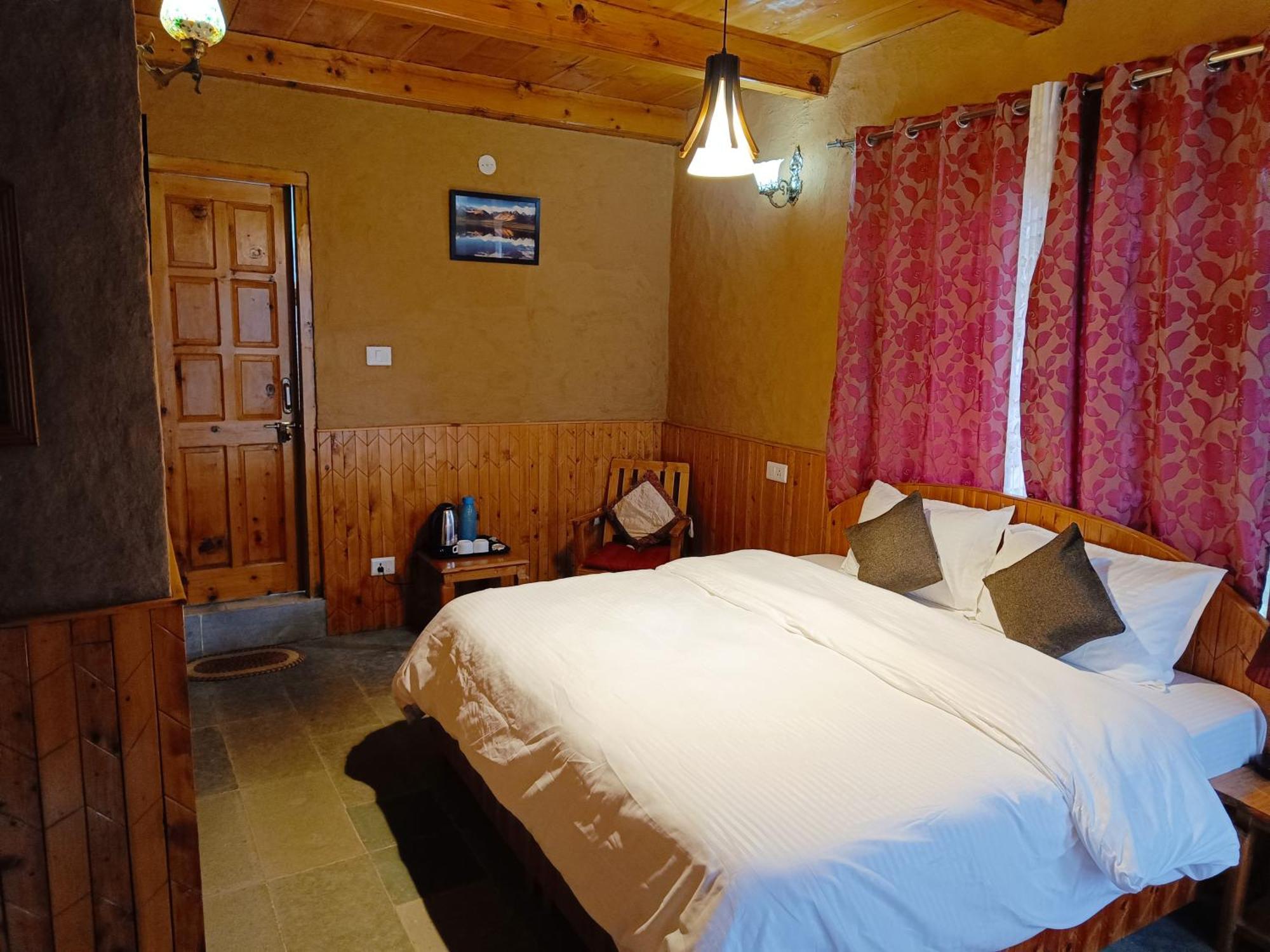 Ishan Log Huts-A Boutique Home Stay Banjār Dış mekan fotoğraf