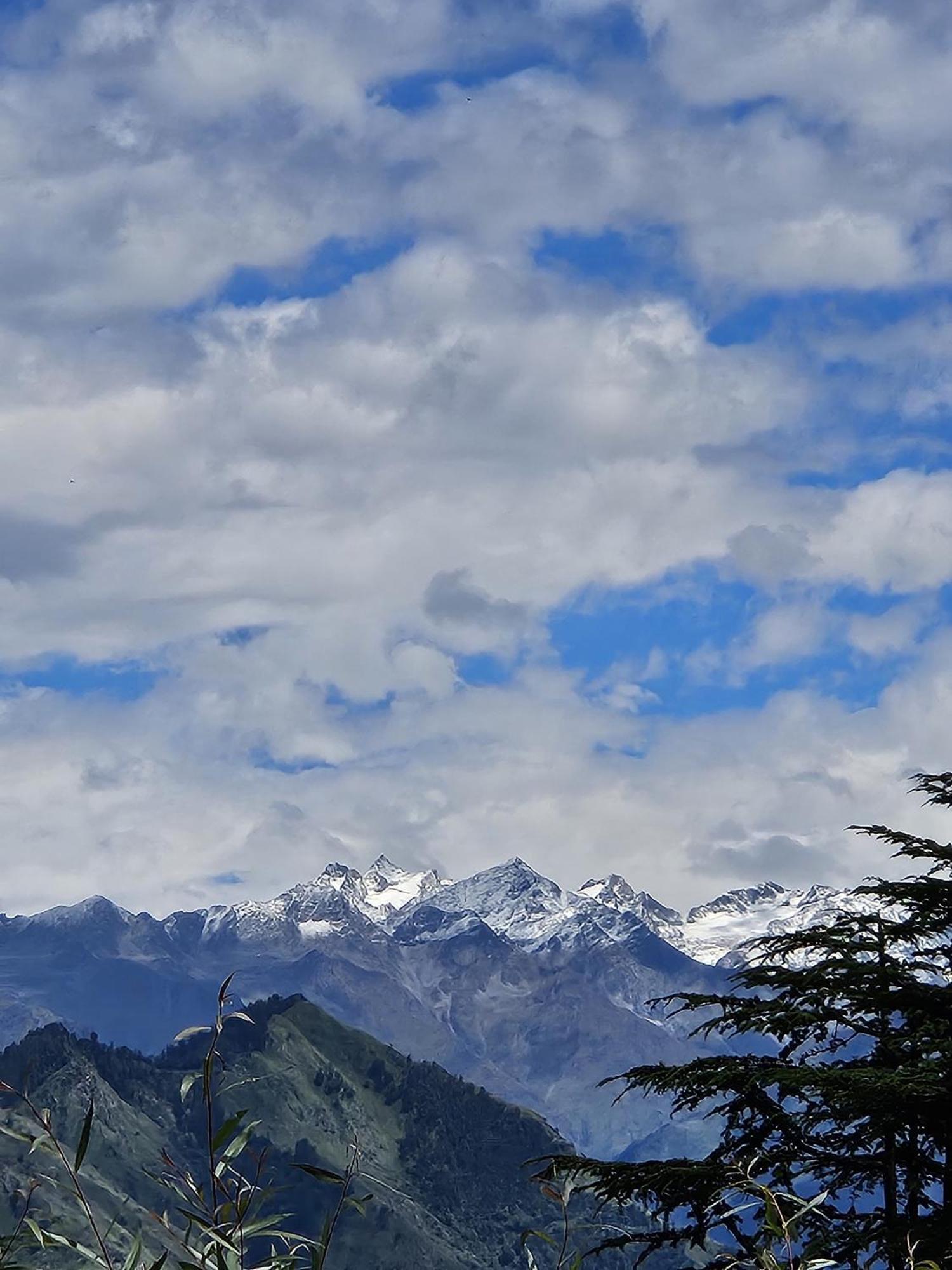 Ishan Log Huts-A Boutique Home Stay Banjār Dış mekan fotoğraf